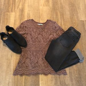 Short sleeve lace top